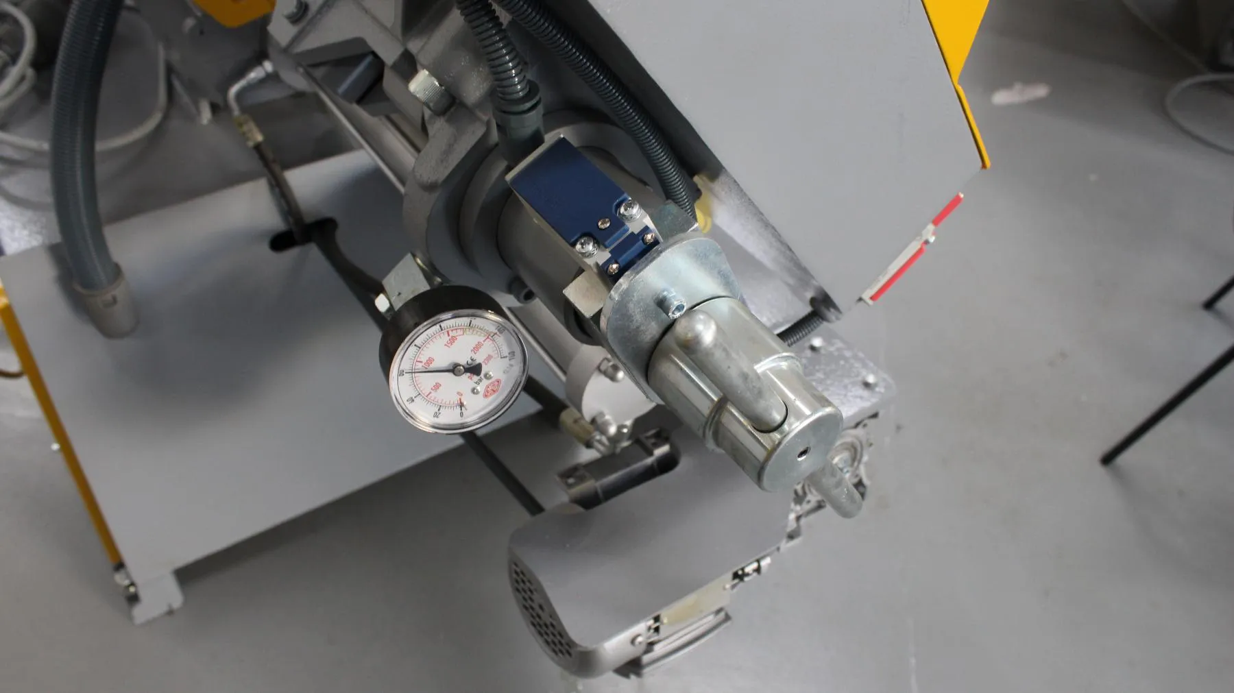 Kesmak Kesmak KME 350 PLC Elektronik Kontrollü Şerit Testere - Şerit Testere Ürünler görsel 5